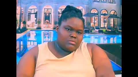 ebonyhotbuns4u2luv online show from December 17, 9:21 pm