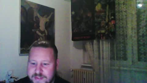 Edward online show from December 4, 6:44 pm