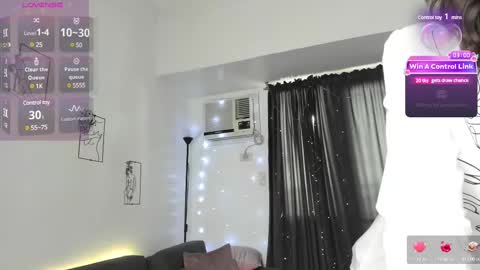 Snapshot of eden_heaven chatting on February 24, 7:44 am Eden Heaven online show from February 24, 7:44 am