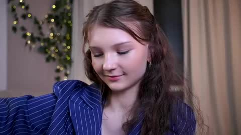 Lisa  online show from April 5, 10:51 pm