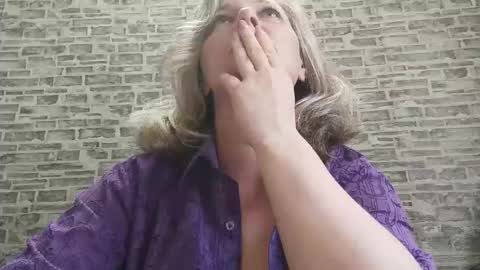 Snapshot of edithmanning chatting on September 23, 5:34 am edithmanning online show from September 23, 5:34 am