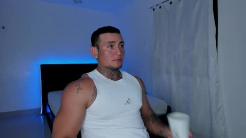 Eduar Wild online show from March 11, 4:59 am