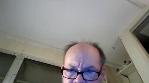 Snapshot of edwalters chatting on October 18, 11:03 am Eddie online show from October 18, 11:03 am