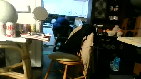 Snapshot of edwalters chatting on February 1, 4:35 am Eddie online show from February 1, 4:35 am