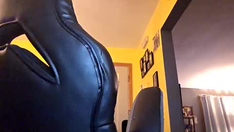 edwardaims_2please online show from September 29, 2:21 am