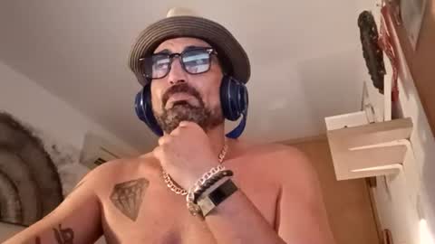 eemmee708927 online show from June 29, 12:07 am