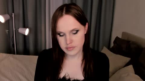 Effie Mur online show from April 7, 9:06 pm