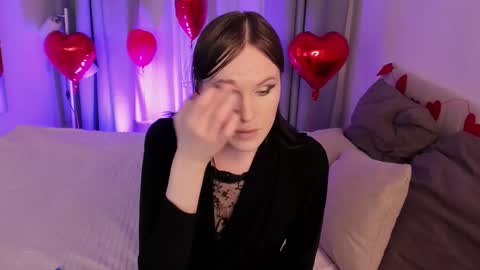 Effie Mur online show from February 13, 9:29 pm