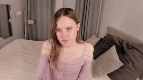 Effie Mur online show from December 5, 8:28 pm