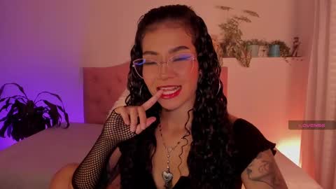 effy online show from January 27, 5:58 am