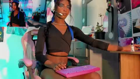 effy_marinn online show from September 19, 1:04 pm