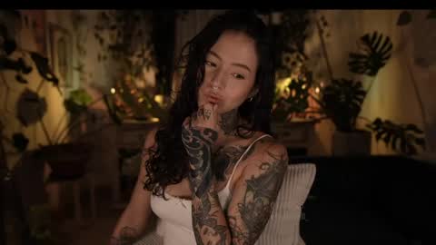 Effy online show from June 2, 1:29 am