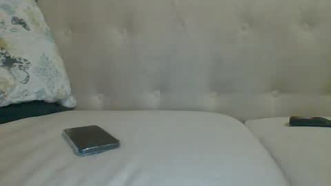 Im momo 35 Egyptian at Dubai online show from February 8, 8:53 pm