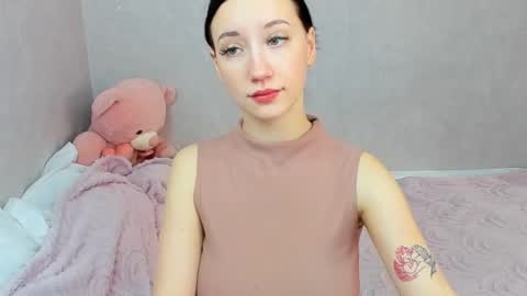 eileenmoores online show from February 20, 9:11 am