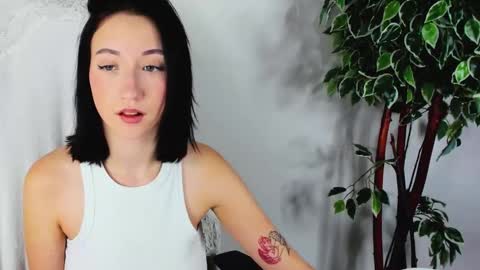 eileenmoores online show from September 10, 6:03 am