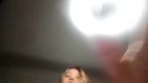 EIMY   MODEL INDEPENDENT online show from September 17, 10:57 pm