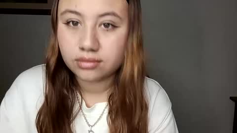 EIMY   MODEL INDEPENDENT online show from January 7, 4:18 am