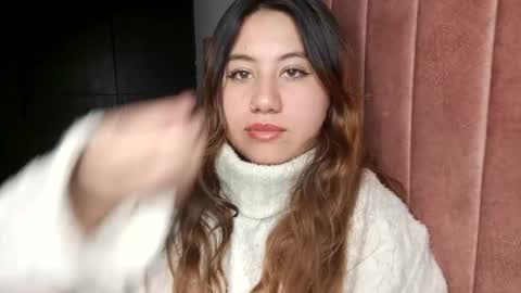 EIMY   MODEL INDEPENDENT online show from February 21, 5:13 am