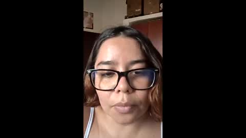 eimy_saenzz online show from March 4, 6:05 pm