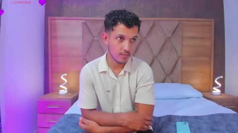 YG COUPLE online show from April 11, 8:13 pm