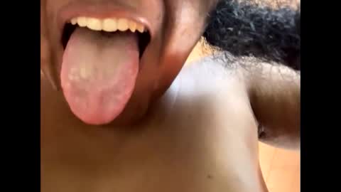 Eirondra Valeen online show from December 17, 4:14 pm