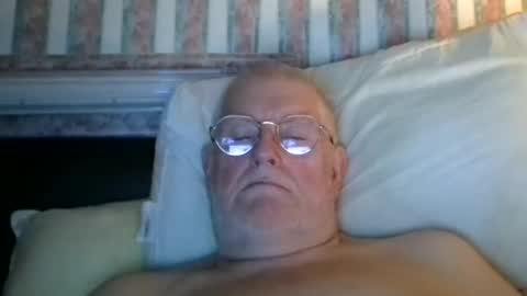 Snapshot of eketman1964 chatting on October 13, 10:45 pm eketman1964 online show from October 13, 10:45 pm