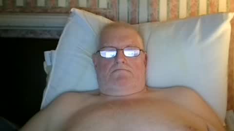 Snapshot of eketman1964 chatting on October 10, 11:20 pm eketman1964 online show from October 10, 11:20 pm