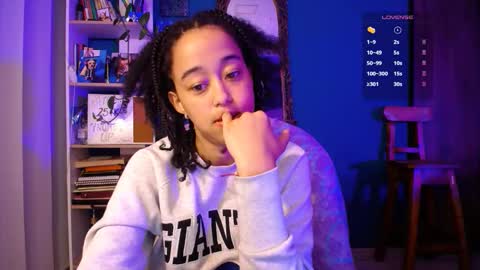 Ela  Help me reach 100 thumbs up online show from December 1, 8:45 am