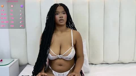 ela_ebony_ online show from May 27, 1:12 am
