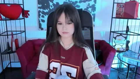 Your sweet girl online show from March 5, 11:41 am