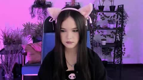 Your sweet girl online show from December 17, 8:15 pm