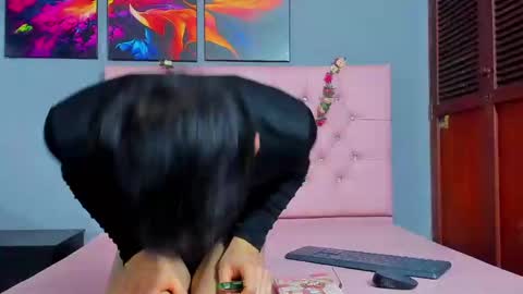 Elan Giralon online show from November 19, 11:47 pm