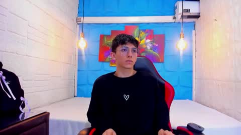 Elan Giralon online show from February 24, 12:02 am