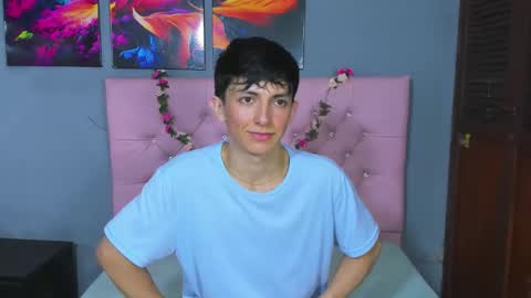 Elan Giralon online show from December 3, 10:32 pm