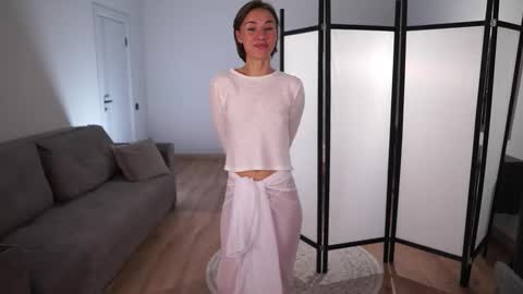 Snapshot of elannand chatting on October 28, 6:14 am ELA 3 online show from October 28, 6:14 am