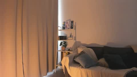 Snapshot of elannand chatting on March 10, 12:28 pm ELA 3 online show from March 10, 12:28 pm