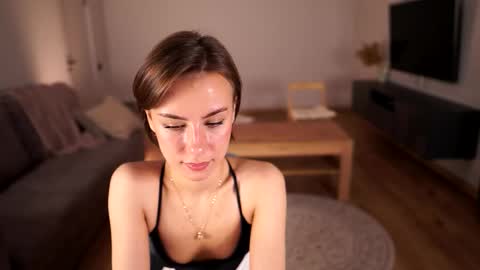 Snapshot of elannand chatting on October 11, 6:29 am ELA 3 online show from October 11, 6:29 am