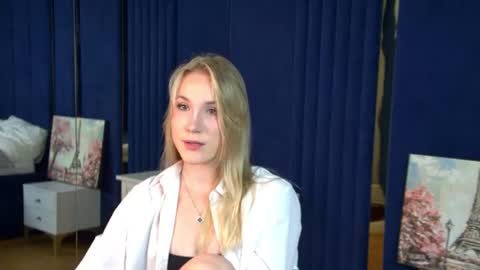 elaravoltage online show from August 2, 5:09 am