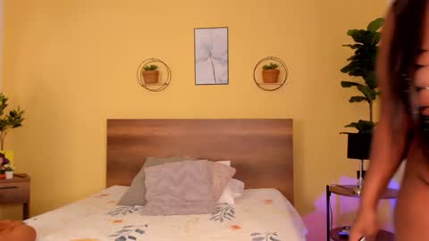 Ela online show from October 26, 8:52 pm