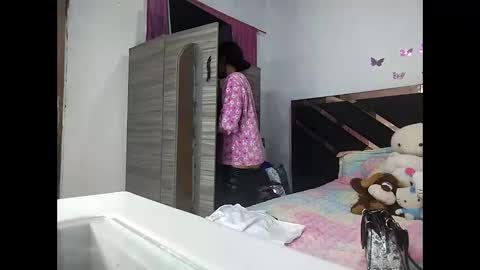 Snapshot of electra_tay1 chatting on October 13, 2:35 am electra_tay1 online show from October 13, 2:35 am