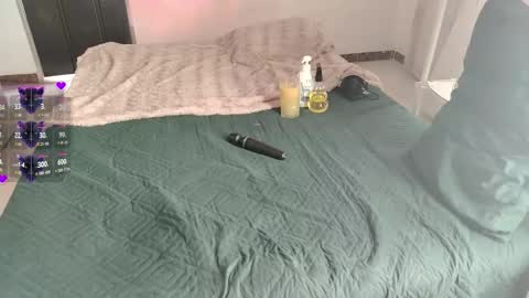 Elektra and Konan online show from November 19, 1:10 pm