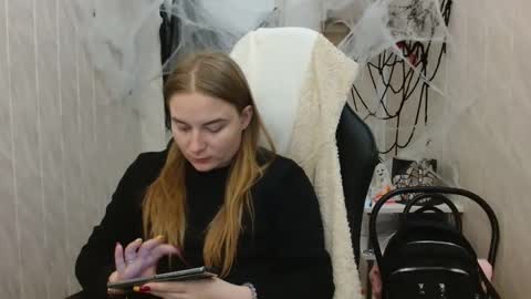 Elena online show from October 28, 11:33 am