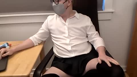 Elias online show from February 9, 8:56 pm