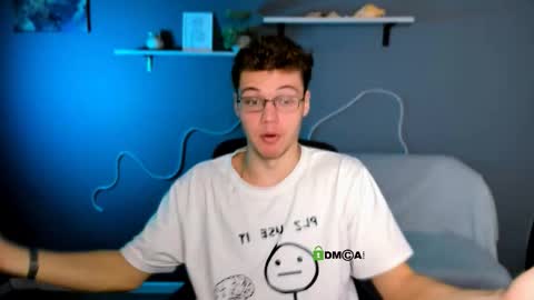 Snapshot of elian_flame chatting on October 20, 8:41 am elian_flame online show from October 20, 8:41 am