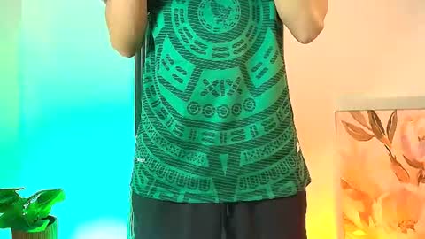 elias_salvatore_ online show from June 25, 2:33 pm