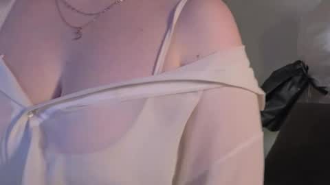 Ellie online show from November 2, 5:40 am