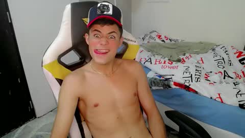 Snapshot of elii_797 chatting on October 28, 8:21 pm bby-santy online show from October 28, 8:21 pm