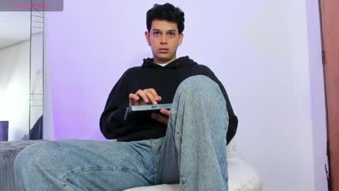 elijah_stoone online show from April 16, 1:11 pm