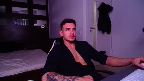 ElijahThorne online show from December 15, 5:36 am