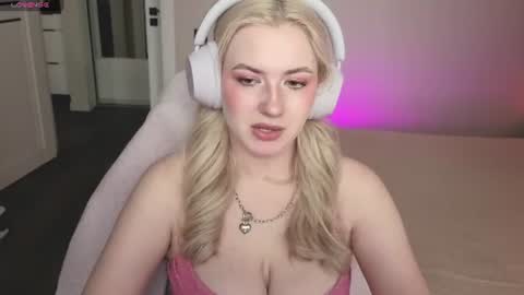 Elina online show from August 9, 8:53 am